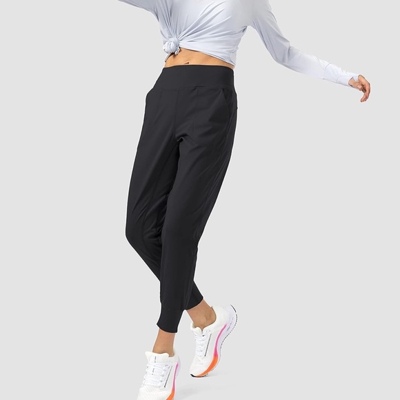 Soothfeel Pants - NWT Women's Black Jogger Pants tall